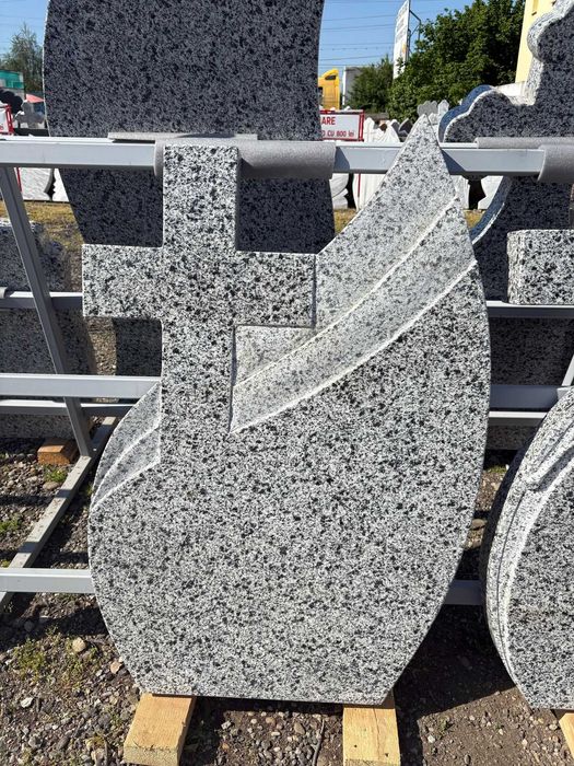 15% reducere la monumente funerare marmura si granit