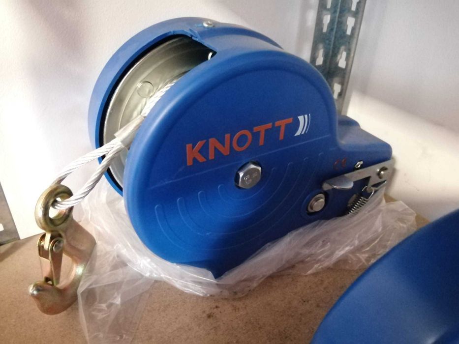 Troliu Manual 2500 Lbs, 1134 Kg Pentru  remorci si platforme auto