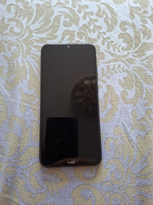 Продам отличный телефон редми 8