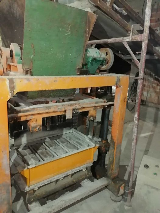 Машина за бетонни блокчета