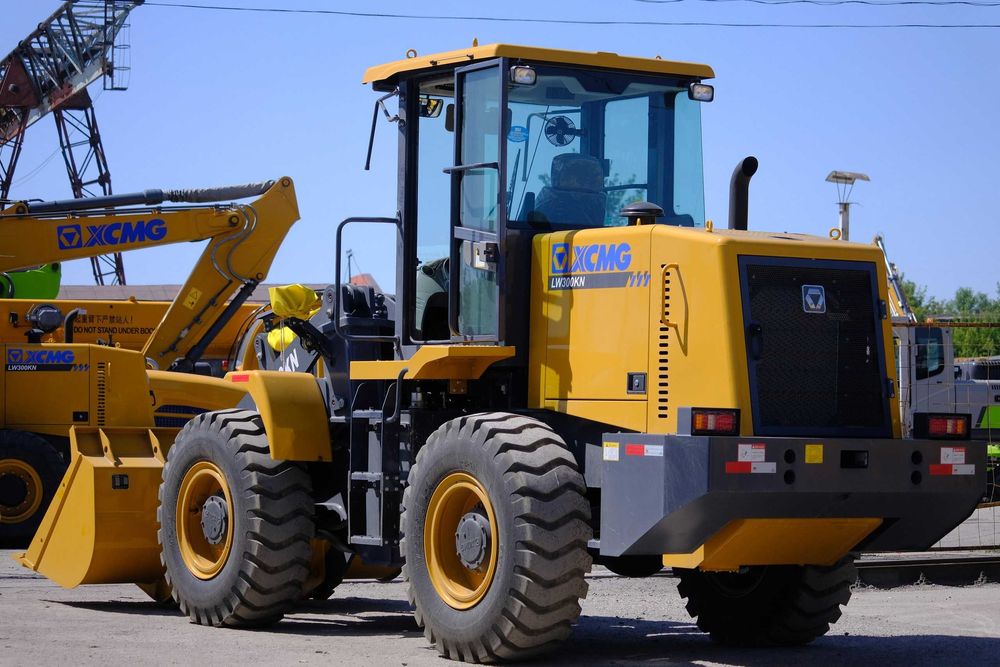 Фронтальный погрузчик XCMG LW300KN 1.8 куб
