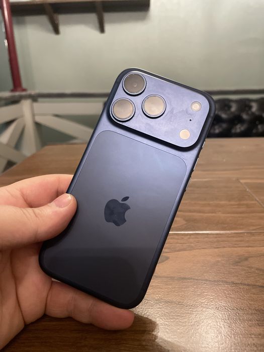 продается 17про 256гб в идеале