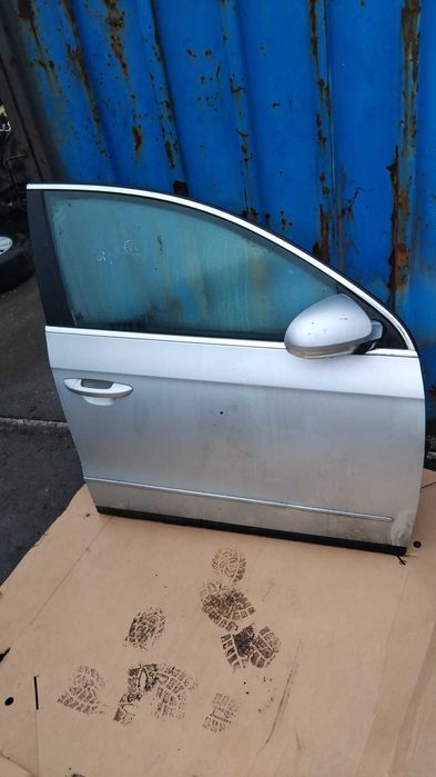 Usa dreapta fata Volkswagen Passat B6 an 2007