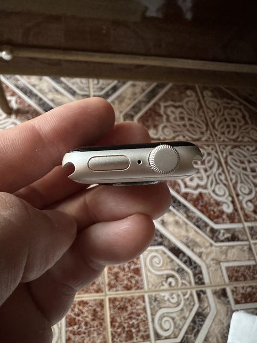 Apple Watch SE 3 40mm Starlight