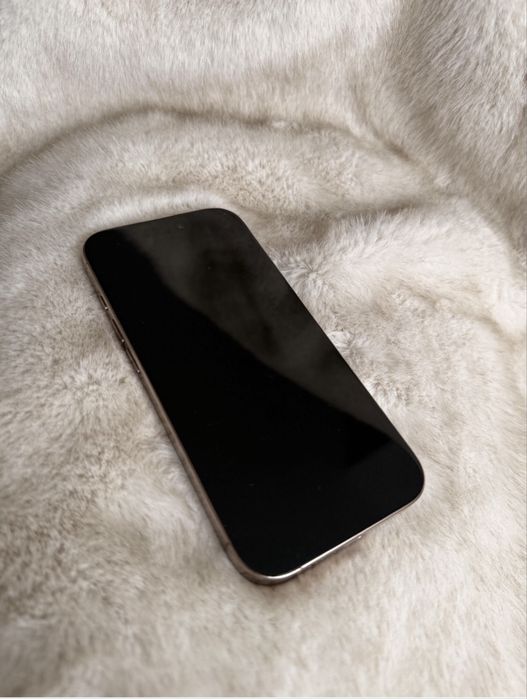 iPhone 16 Pro gold impecabil