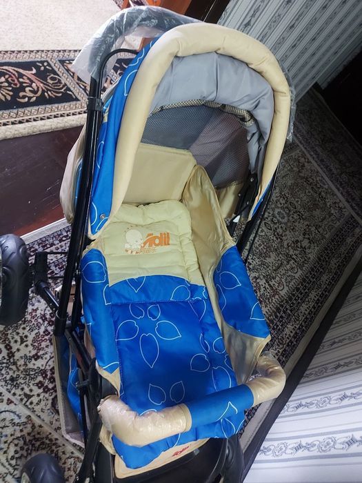 Коляска сотилади