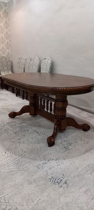 Стол со стульями