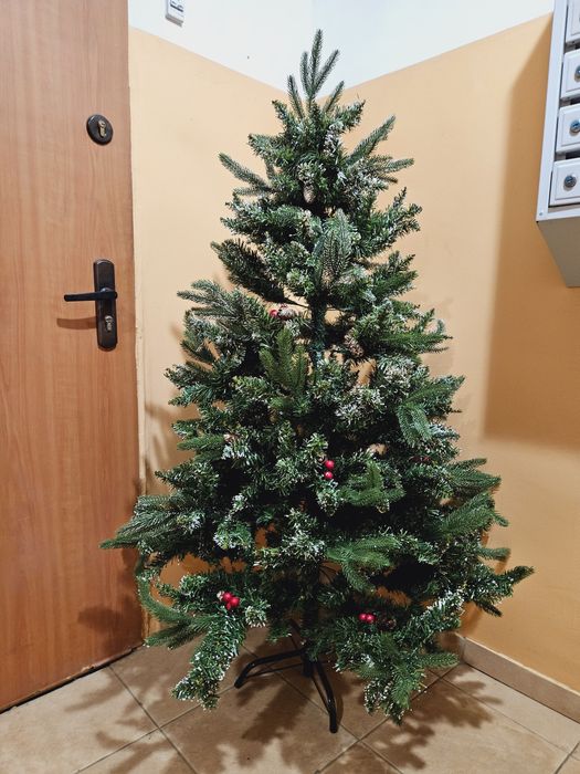 Новогодняя литая с ягодами елка 150 см