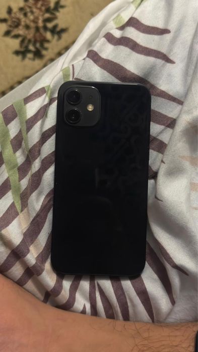 Айфон 12 черный свет