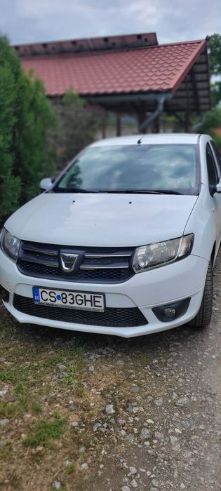 Vând Dacia Logan