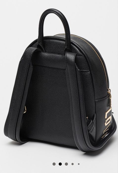 Ghiozdan nou cu eticheta