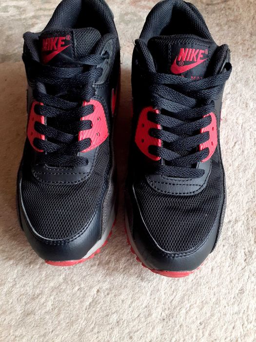 Дамски маратонки Nike Air Max 90 номер 38,5