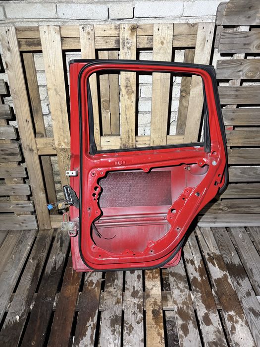 Задна дясна врата за vw polo 2003