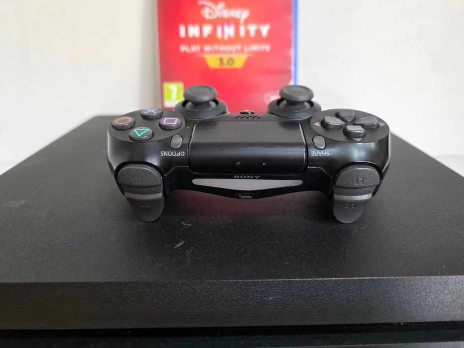 PlayStation 4 Pro - KLI Amanet