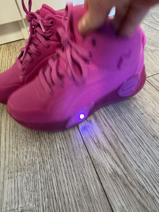 Обувки skechers 33,5 LED