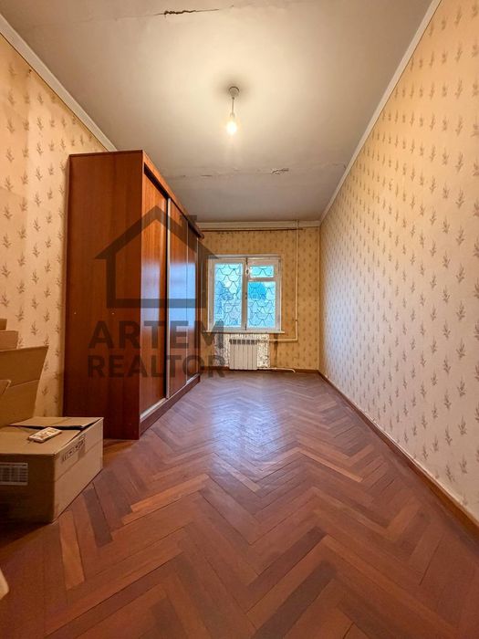 4/2/4 Буюк Ипак ийули,171 школа,78 м2,балкон 2*6,кирпич,без ремонта