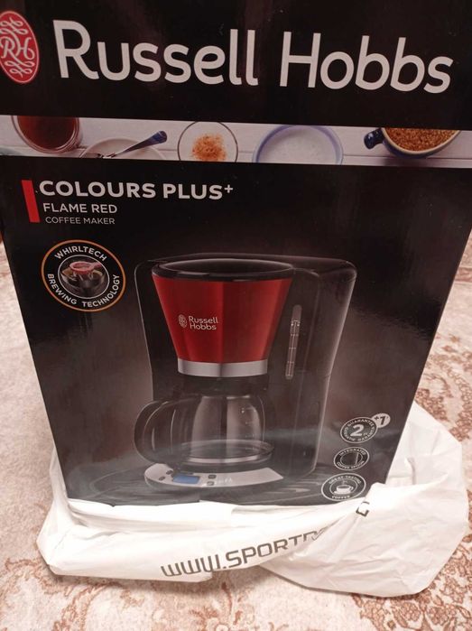 Кафемашина Russell Hobbs 24031-56, червена