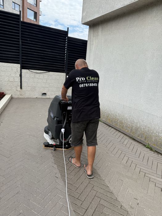 Сухо и мокро почистване на подземни гаражи складови помещения магазини