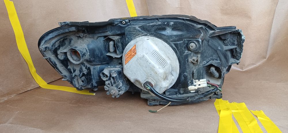 Продам фары от субару аутбек