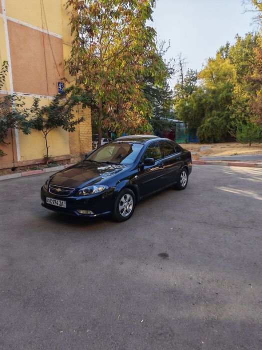 Ласетти жентра сотилади