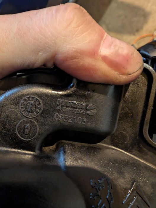 Termostat ford focus 2016