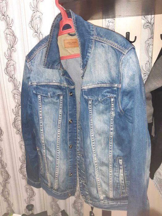 Продам джинсовую куртку 44р = 3000т