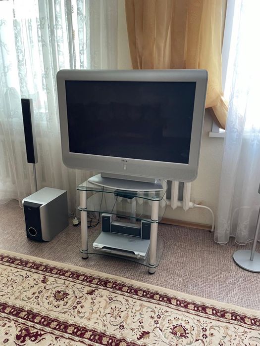 Продаётся телевизор Sony с тумбой
