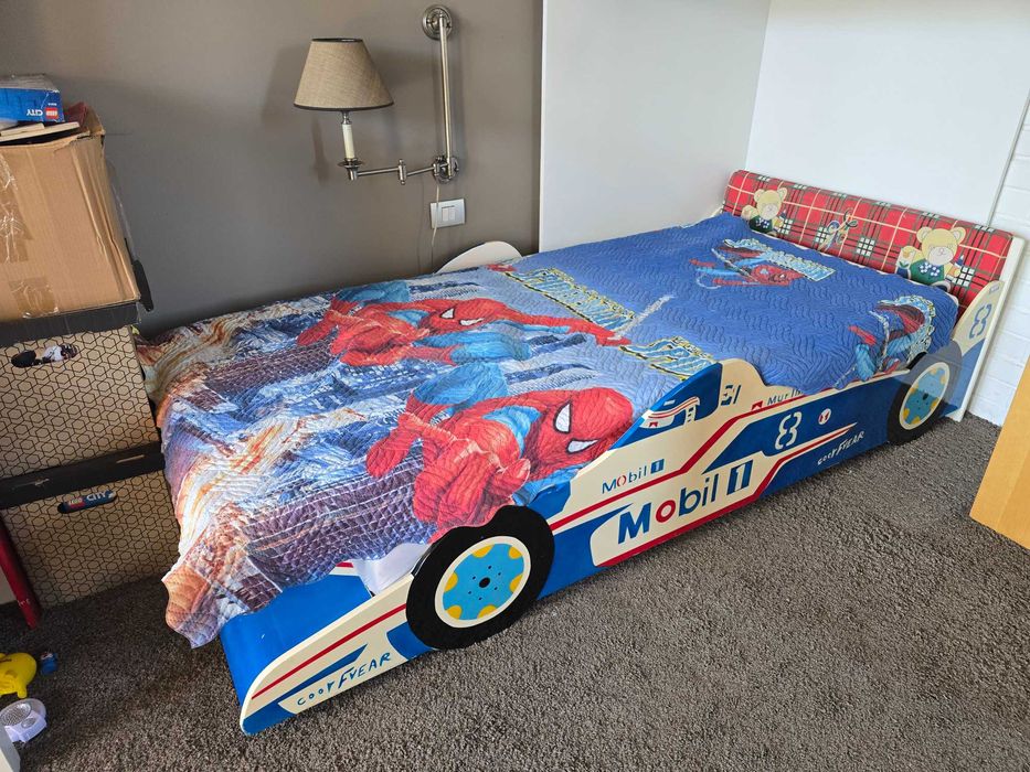 Обзавеждане за детска стая / Легло кола