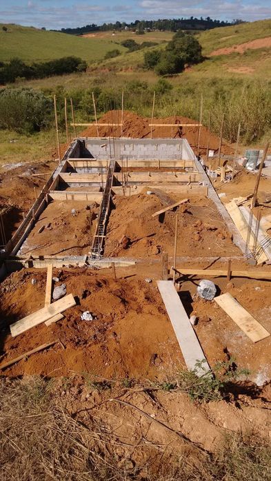 Execut lucrări zugrăveli finisaje interioare exterioare