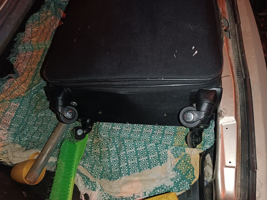 Баул чемодан отдам