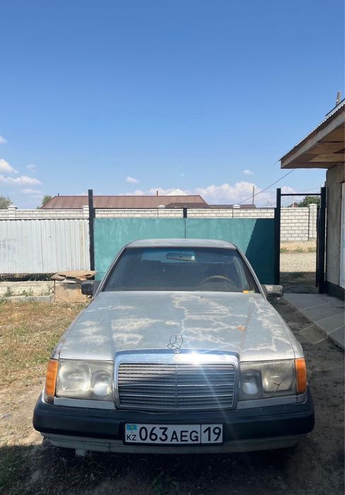 Мерседес      124
