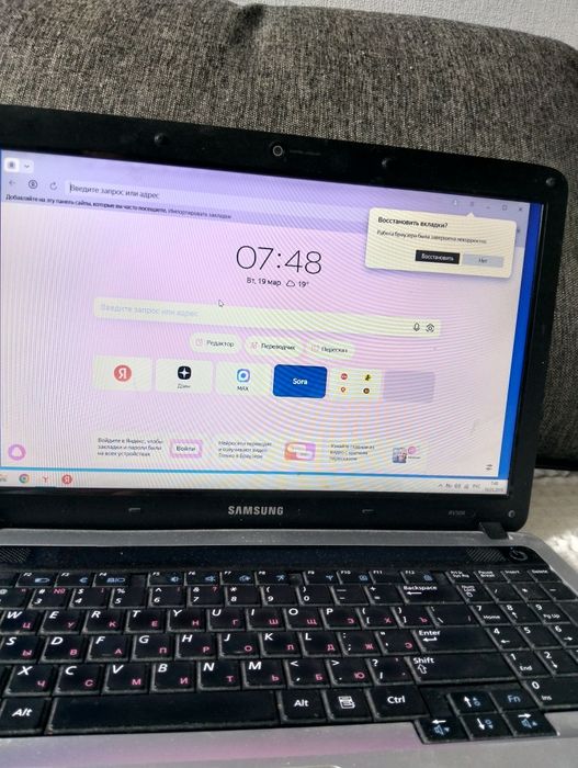 Продам ноутбук. Бу  модель samsung