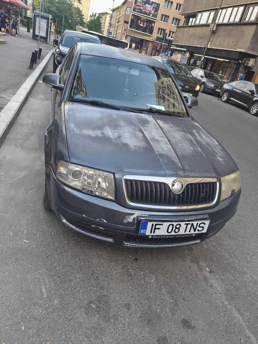 Inchiriez Skoda Superb