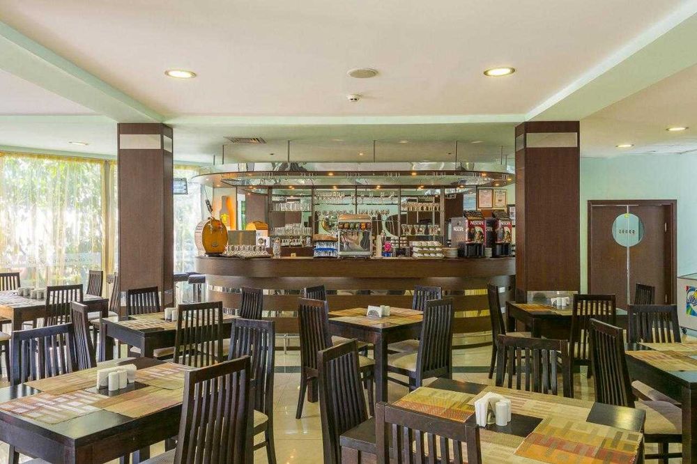 Продава се Хотел в к.к. Слънчев бряг - 5300 кв.м за 337 €/кв.м - Снимка #5