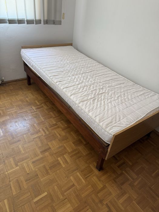 Pat cu saltea inclusa