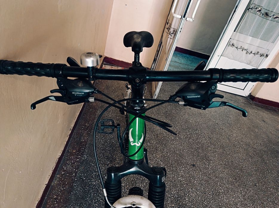 Vând bicicleta .