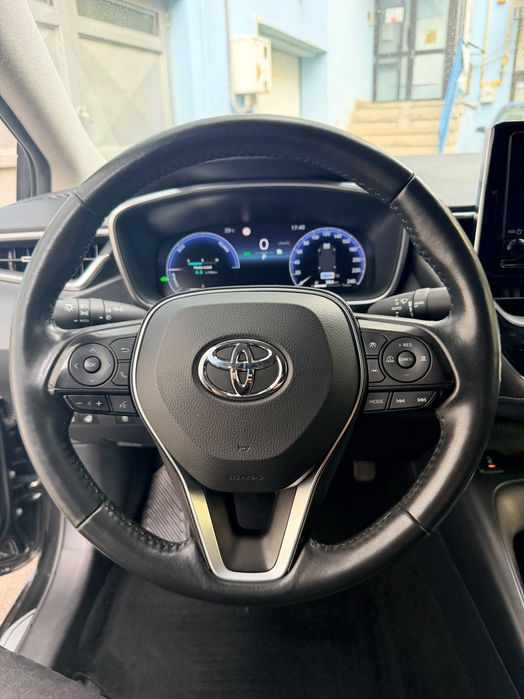 Toyota Corolla / hybrid / 05.2024 / bord digital / incalzire scaune si volan / automata