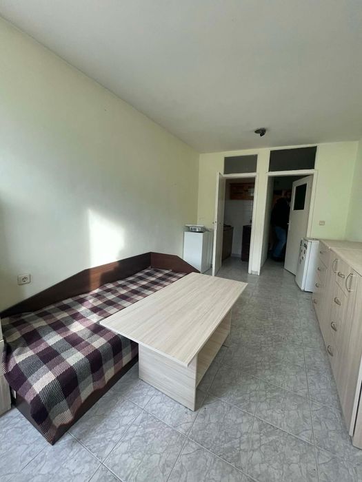 Едностаен апартамент в ж.к. Младост 4.