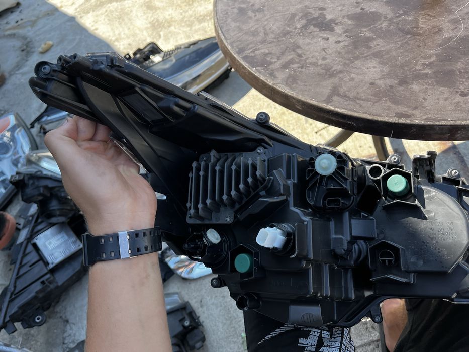 Ляв фар Toyota COROLLA 2024