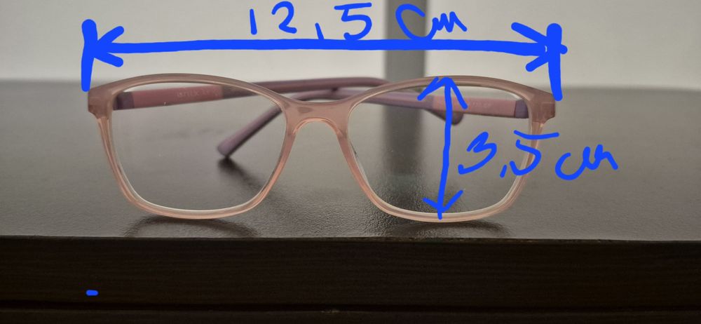 Ochelari vedere impecabili +0.5 stang si  +0.75 drept.  5-7 ani