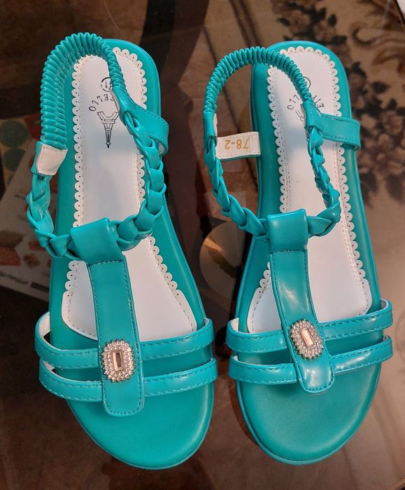 Босоножки новые 41 (маломерки)