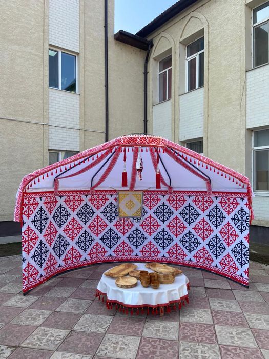 Прокат столы и стулья, посуды и оформление