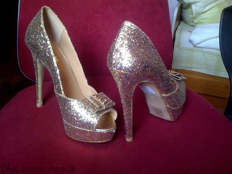 Страхотни дамски обувки с висок ток