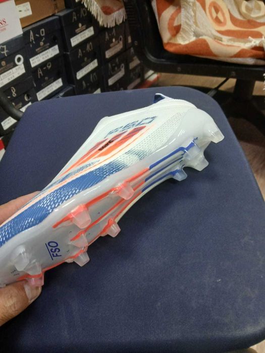 Продам бутсы оригинал Adidas F50