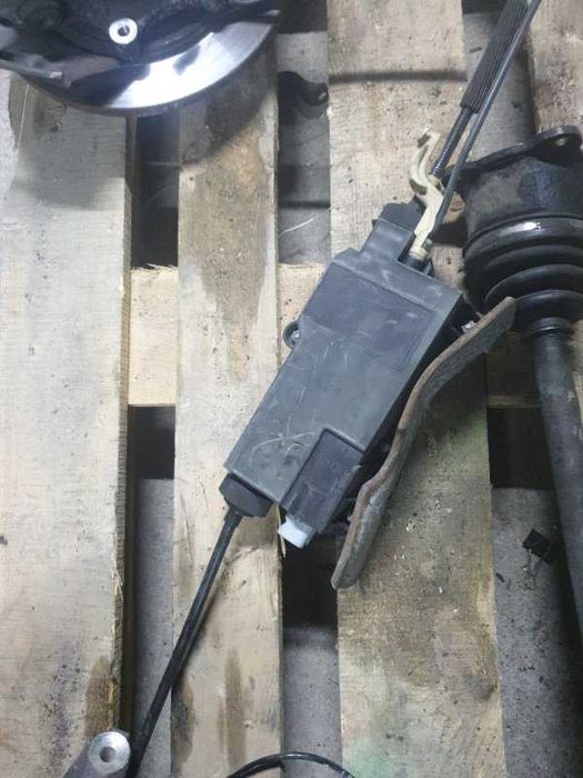 Цапфа Mercedes-Benz S-Class W221