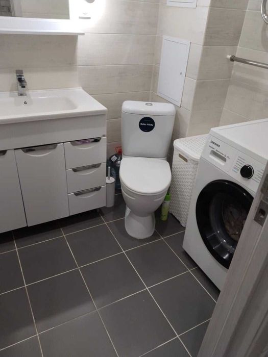 Продажа 2 км. квартиры в мкр.Аэропорт