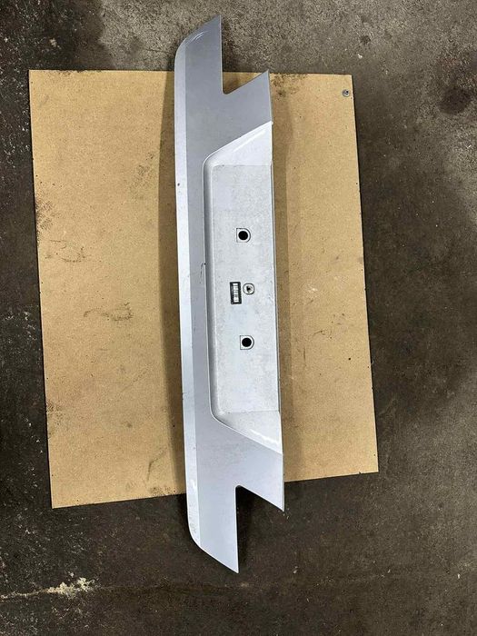 Лайстна за заден капак бмв 7 серия е66 фейслифт