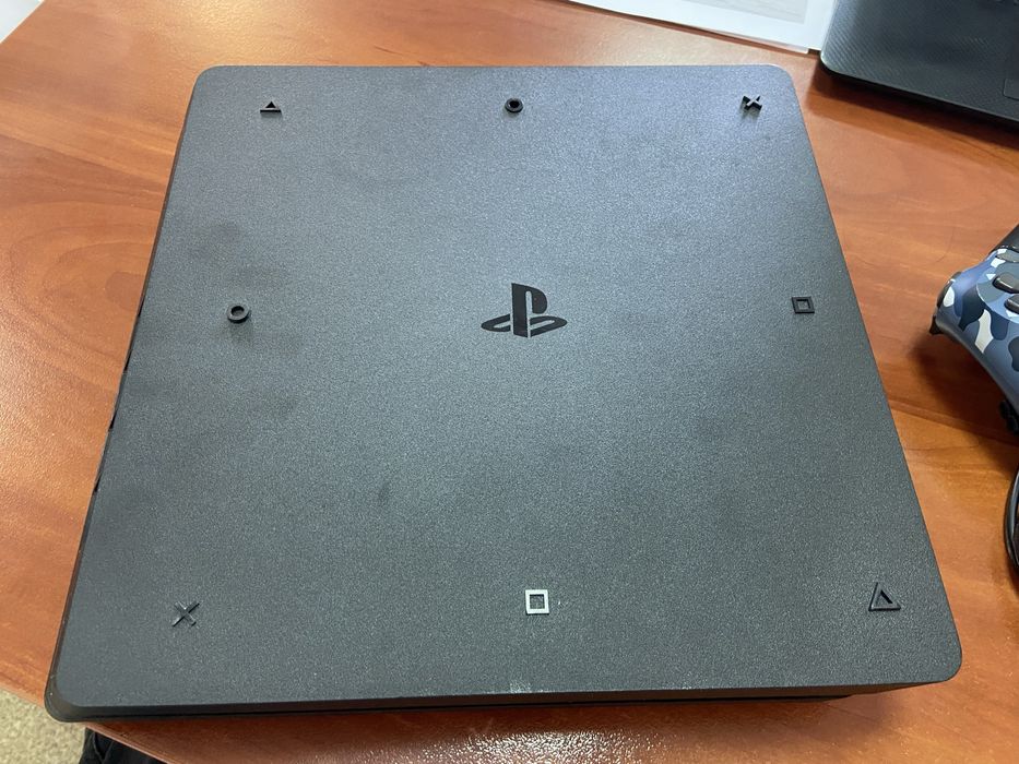 Продам ps4 в ИДЕАЛЬНОМ состоянии