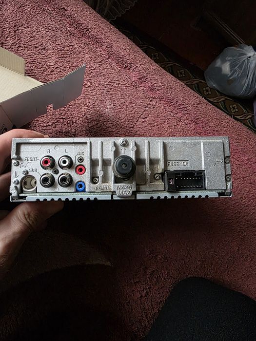 Автомагнитола Alpine 200 BT