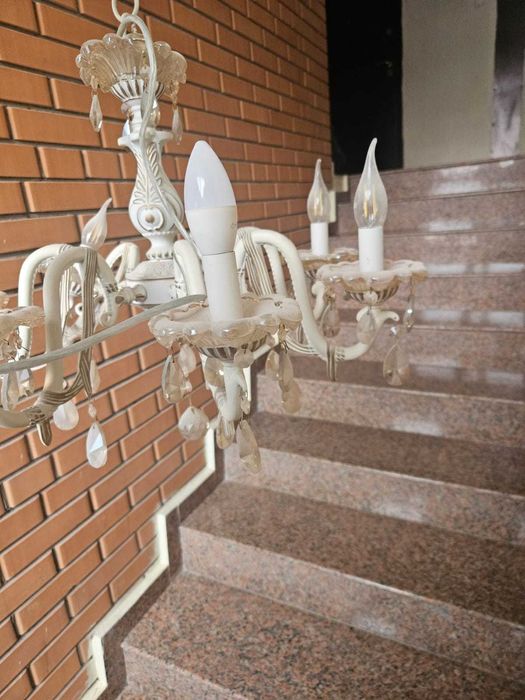 Продается люстра б/у